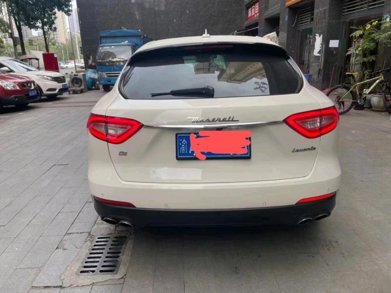 重庆19年玛莎拉蒂Levante2