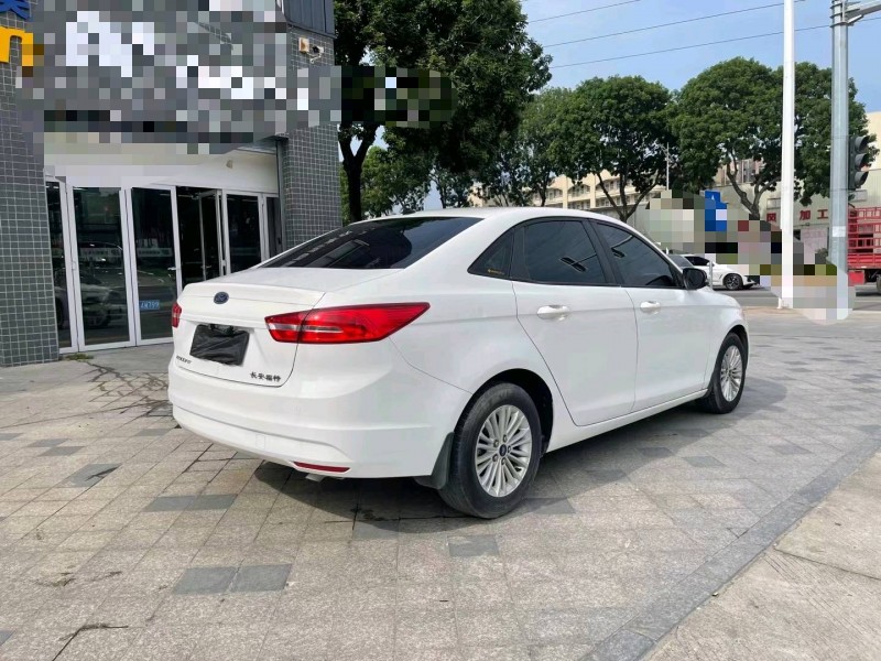 东莞17年福特福睿斯8