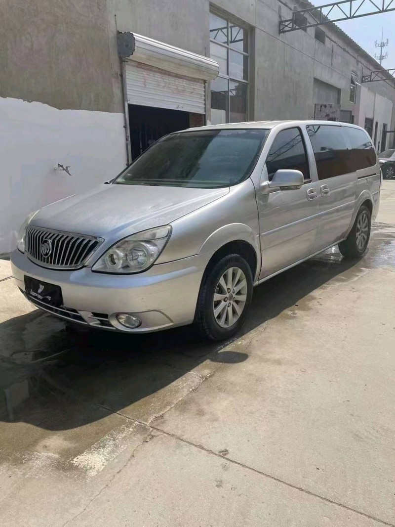 石家庄12年别克陆尊2