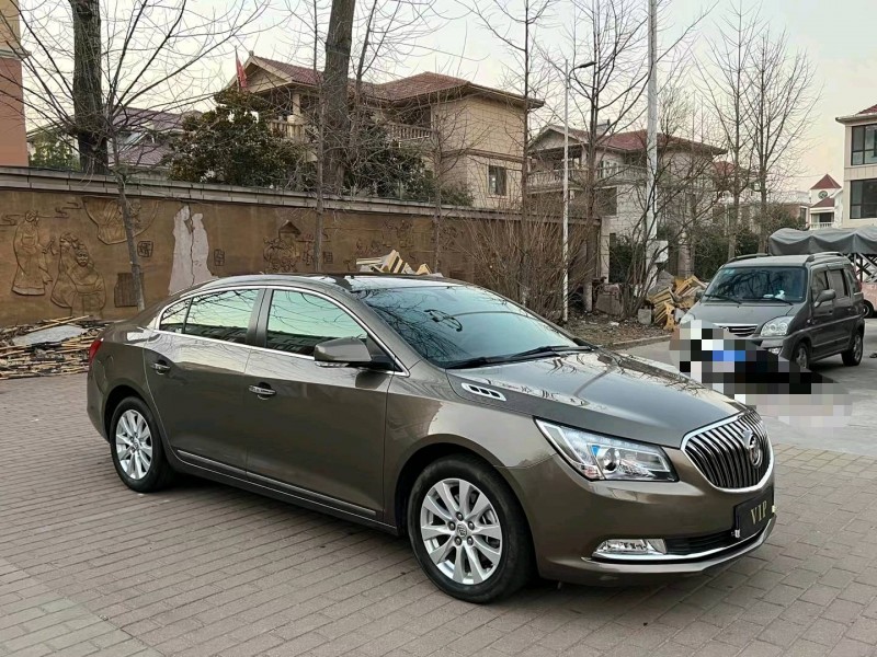 青岛15年别克君越3