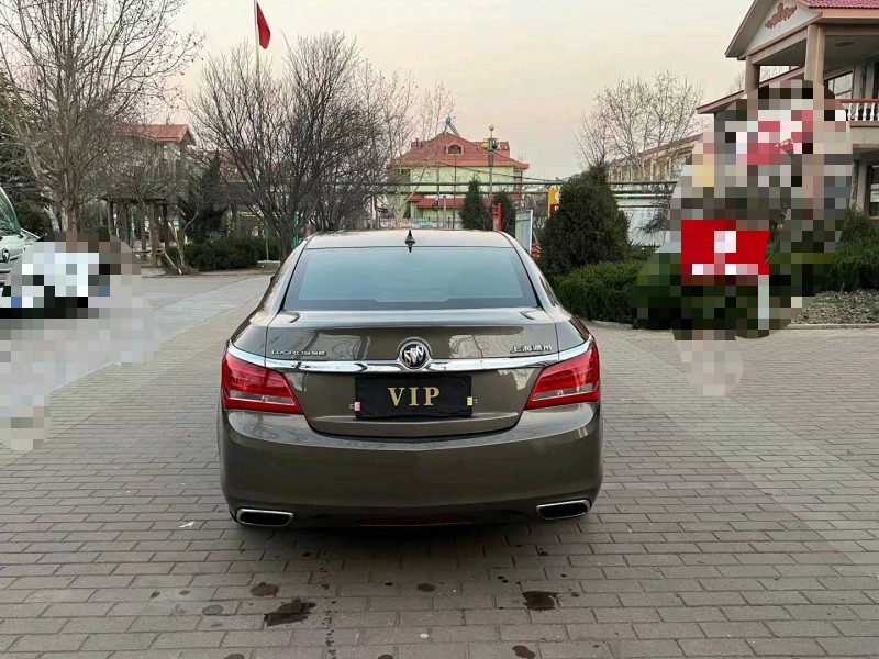 青岛15年别克君越6