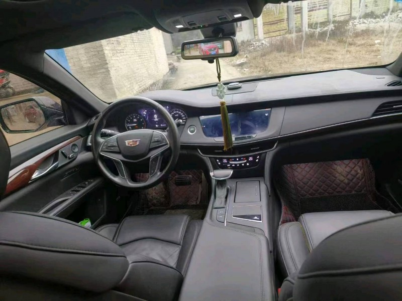 安順18年凱迪拉克CT66