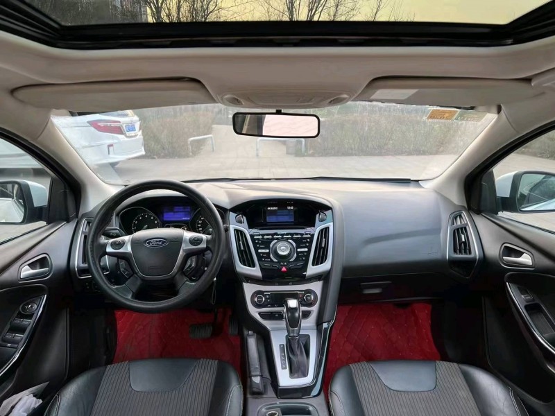 邢台12年福特福克斯8