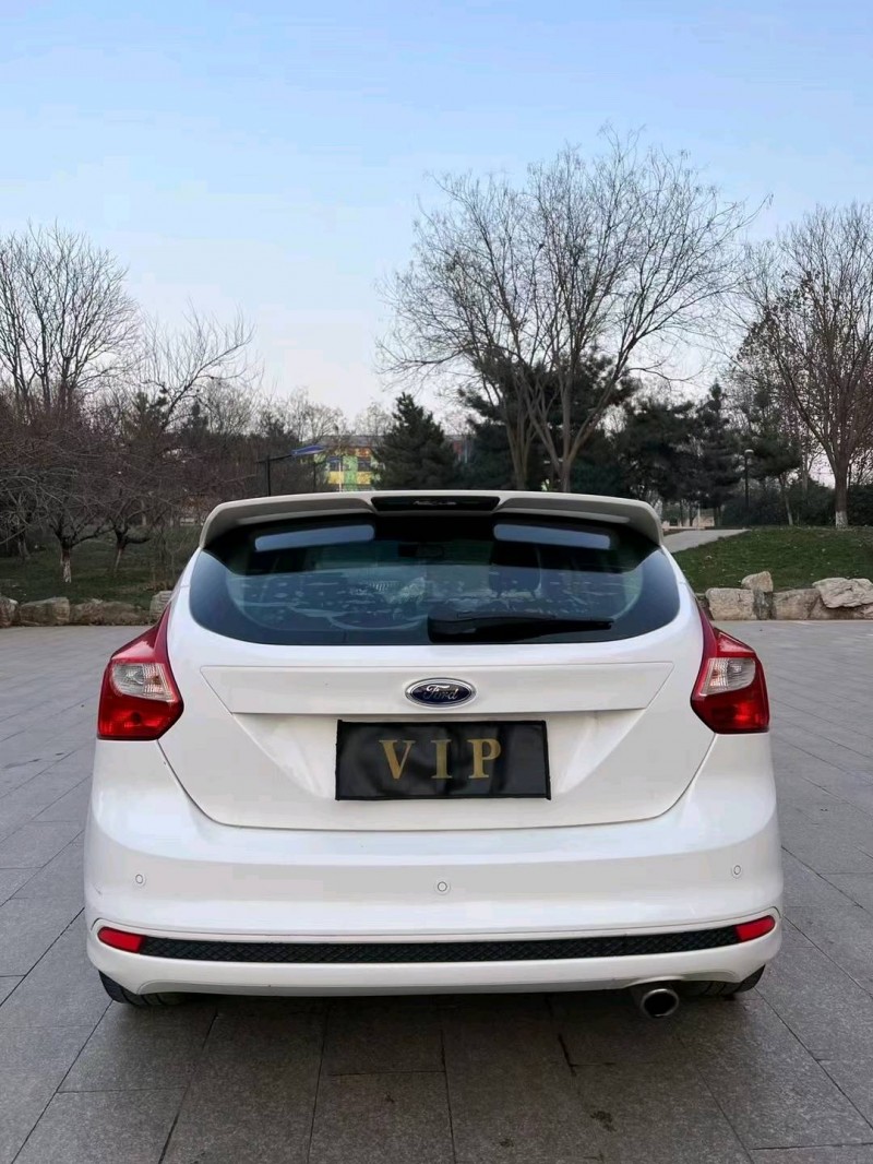 邢台12年福特福克斯9