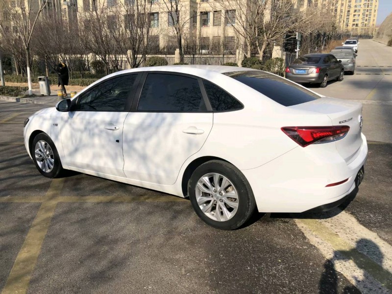 青岛20年别克英朗GT7