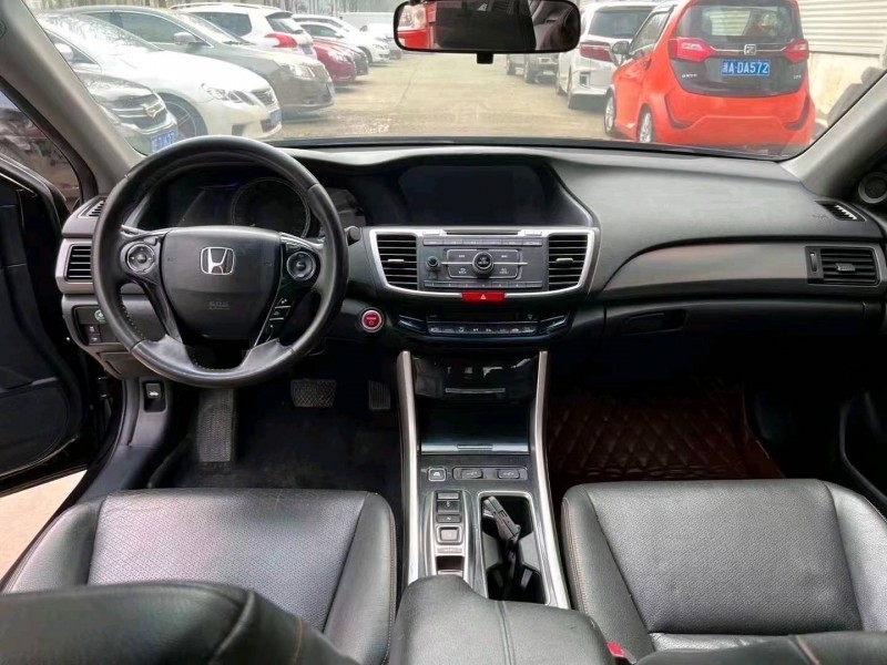 北京17年本田雅阁4