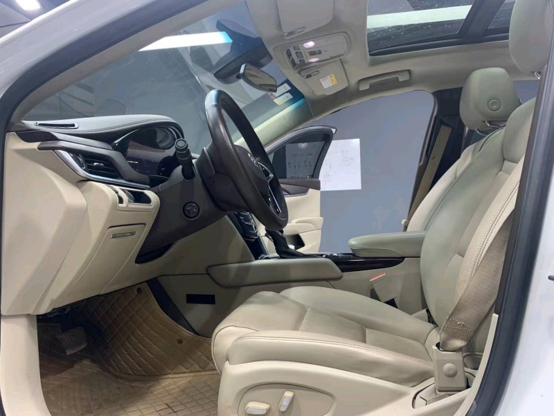 成都16年凯迪拉克XTS3