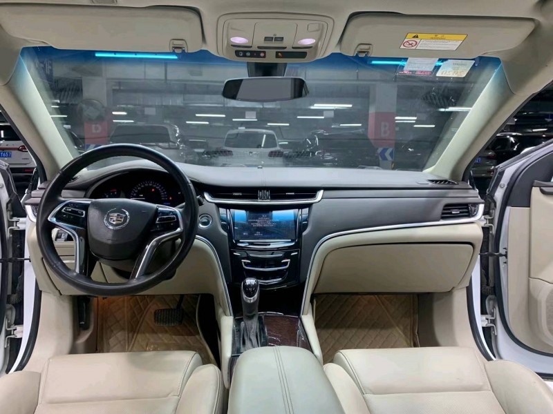 成都16年凯迪拉克XTS4