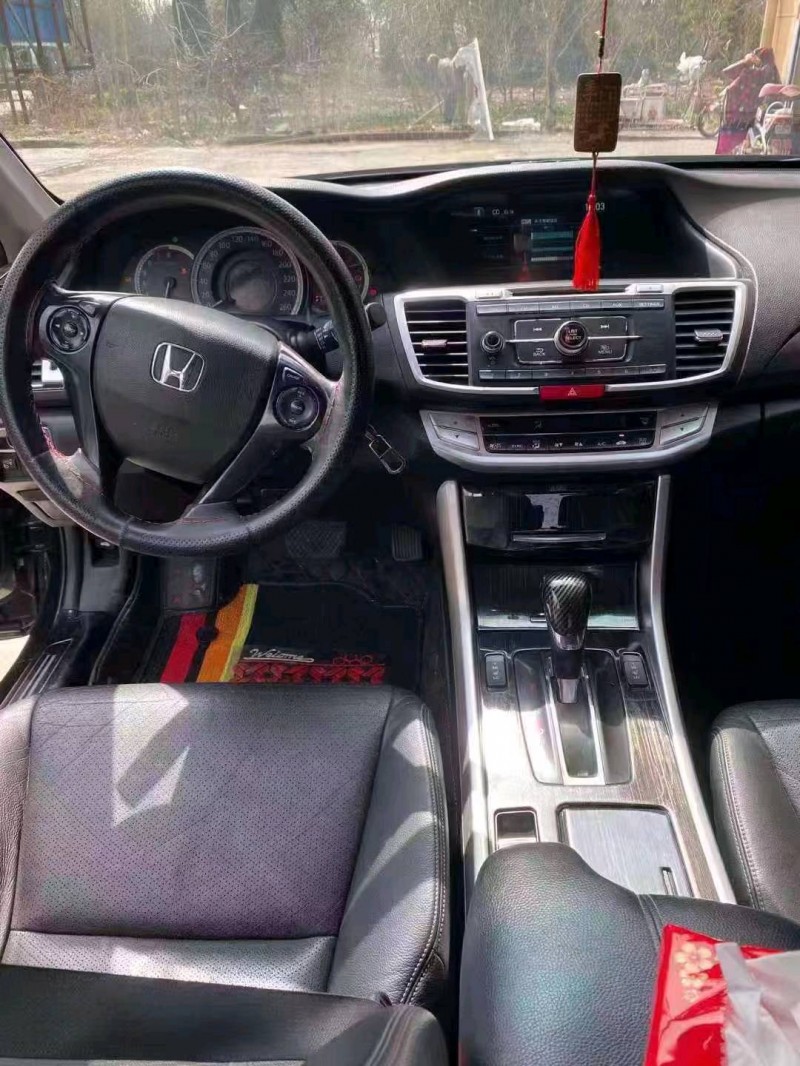 临沂14年本田雅阁5