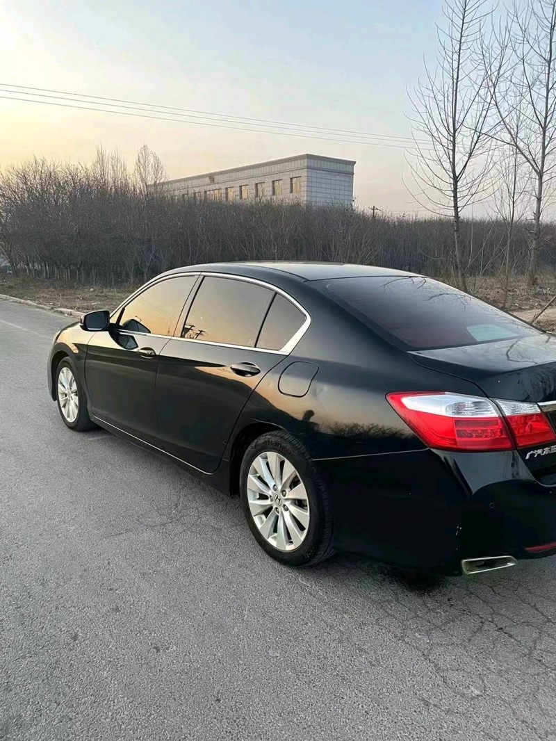 聊城13年本田雅阁8