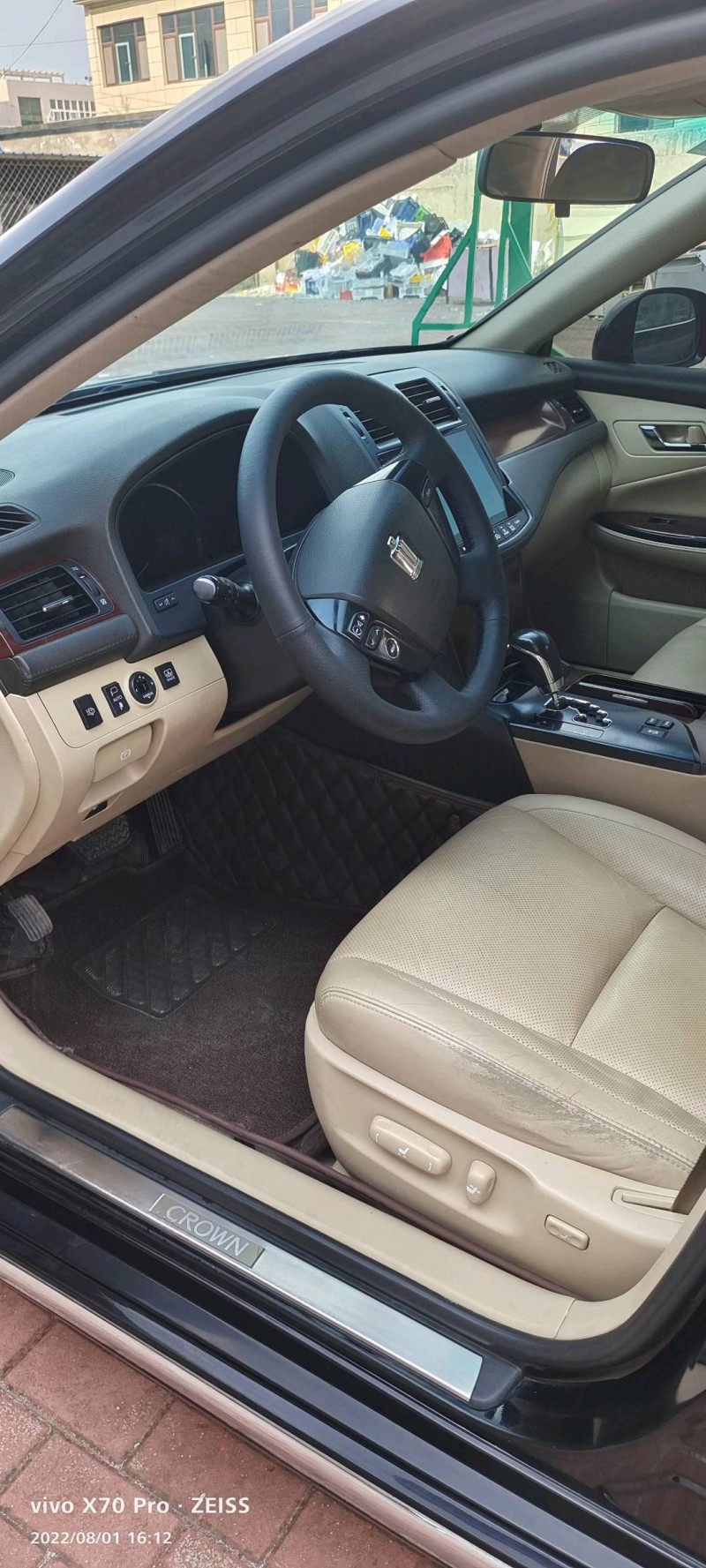 邯郸11年丰田皇冠8