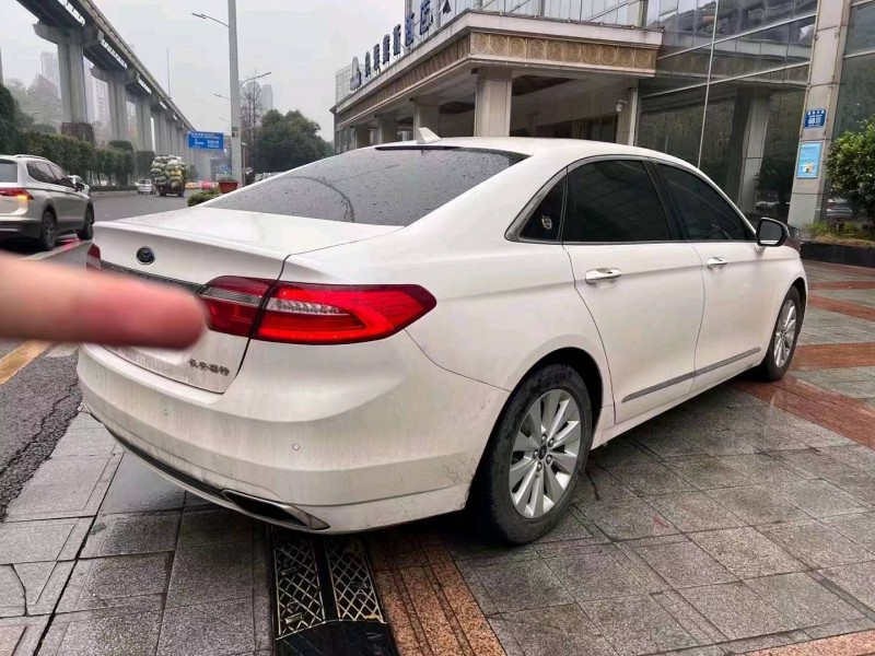 重庆16年福特金牛座4