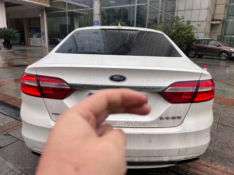 重庆16年福特金牛座5