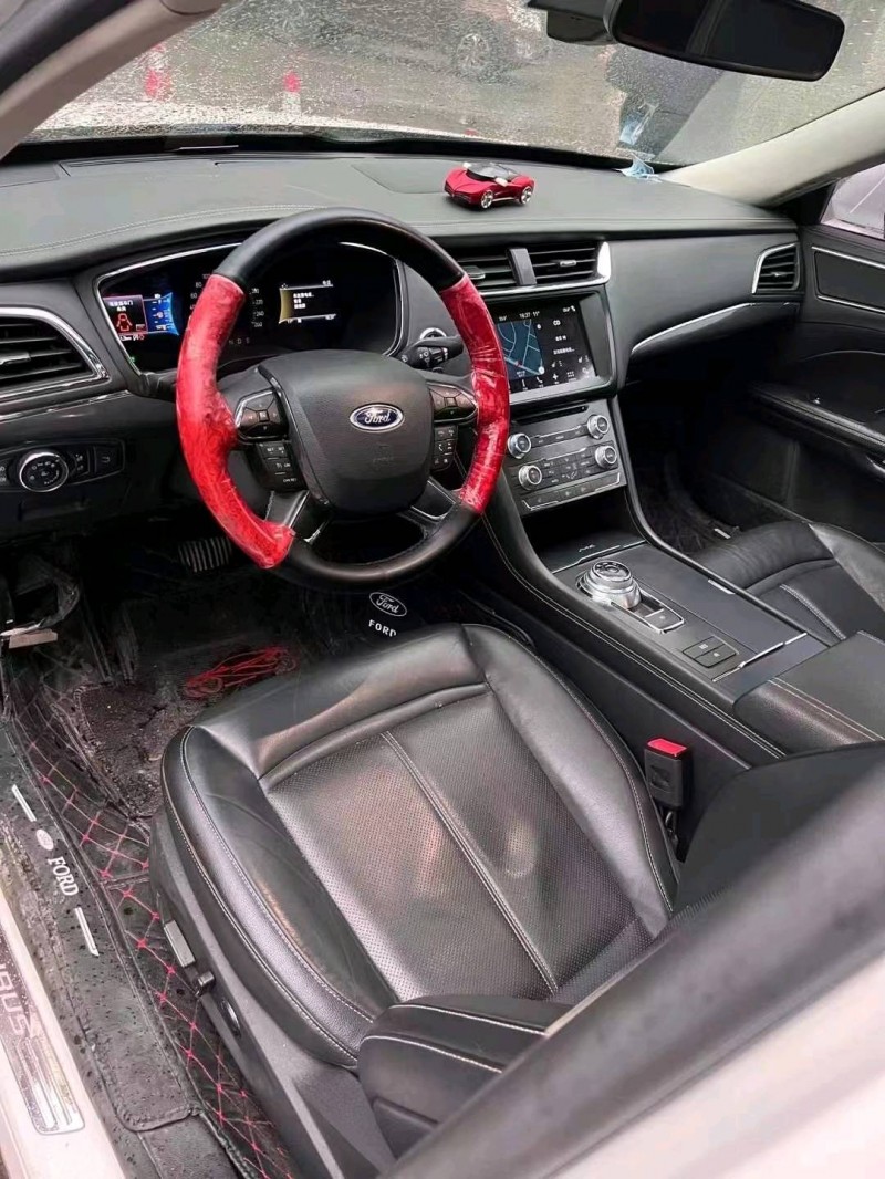 重庆16年福特金牛座6