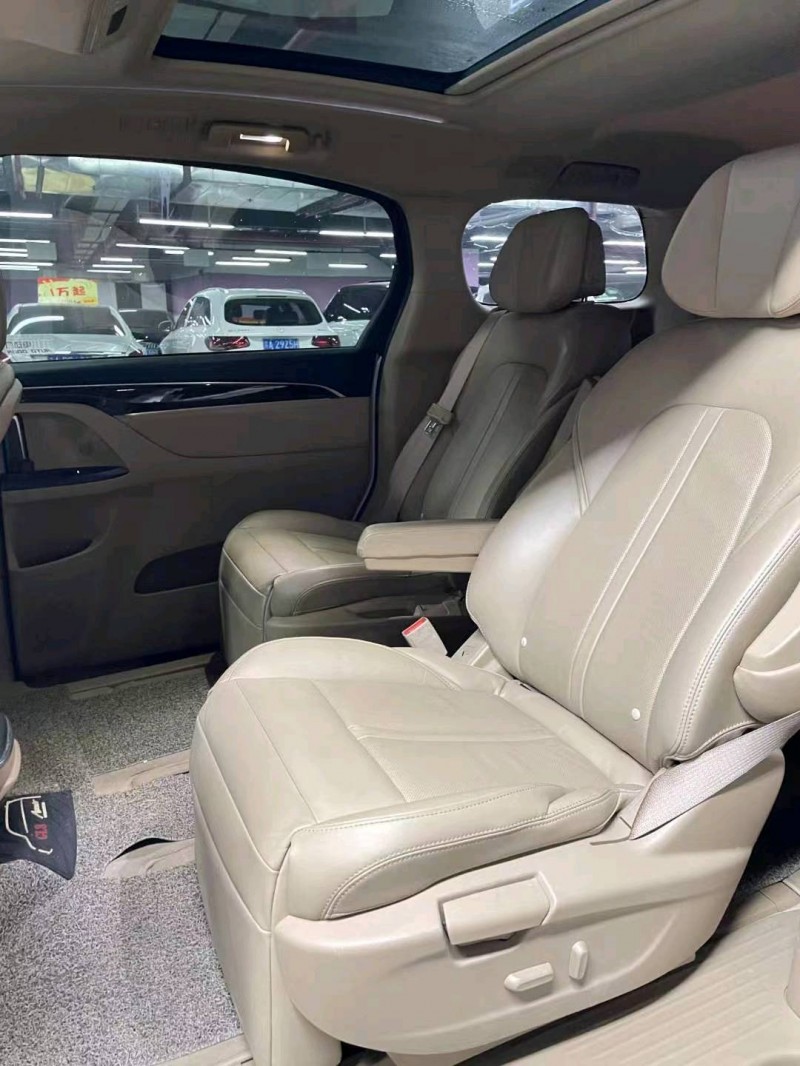 重庆19年别克GL84