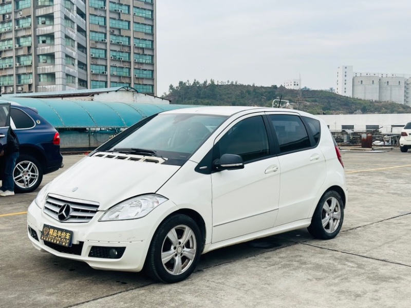 东莞11年奔驰A5