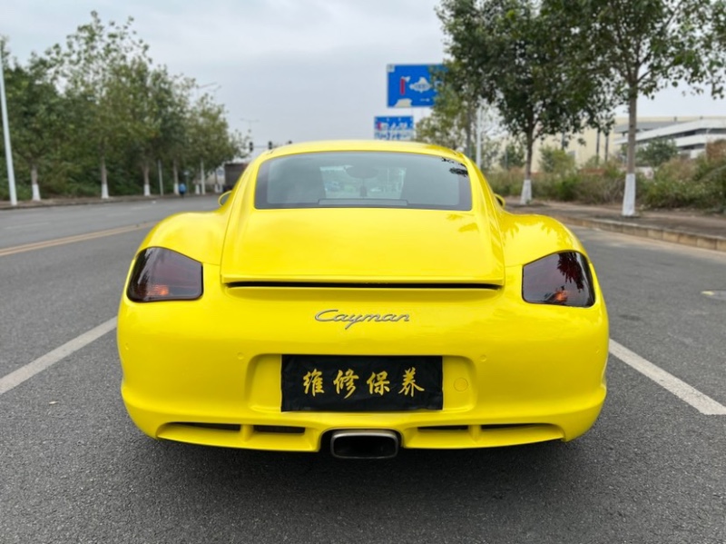 东莞12年保时捷卡曼1