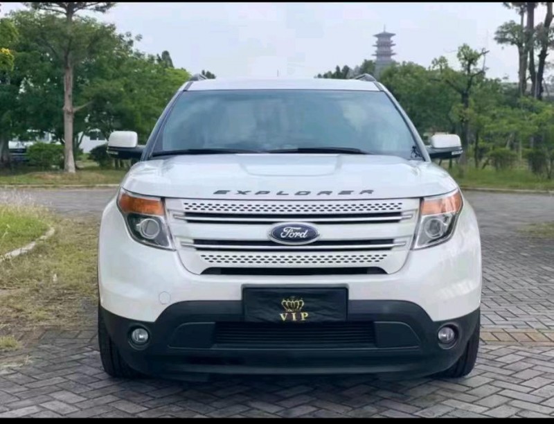 重庆15年福特探险者8