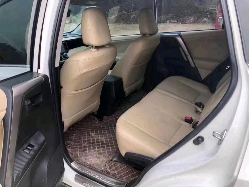 梧州15年丰田RAV4荣放4