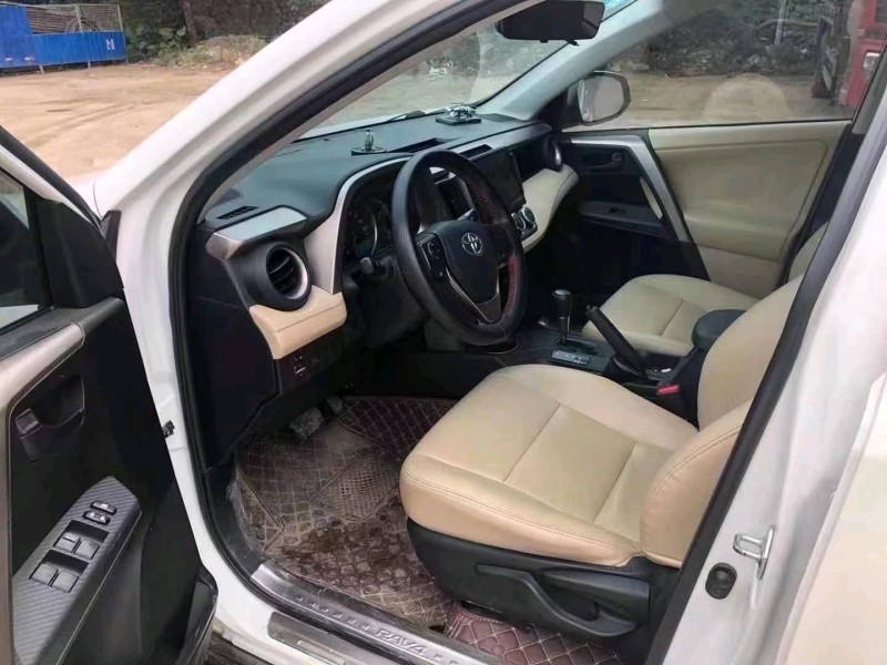 梧州15年丰田RAV4荣放8