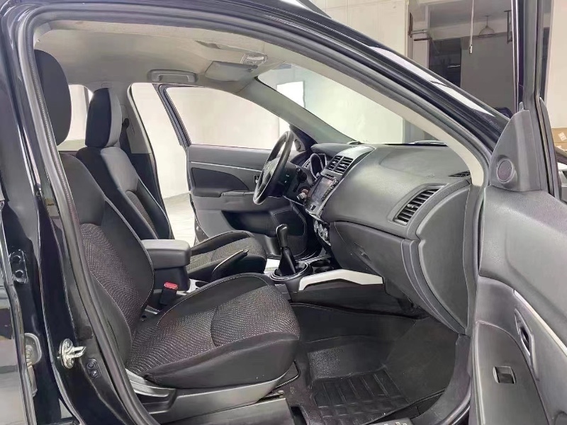 成都14年三菱劲炫3