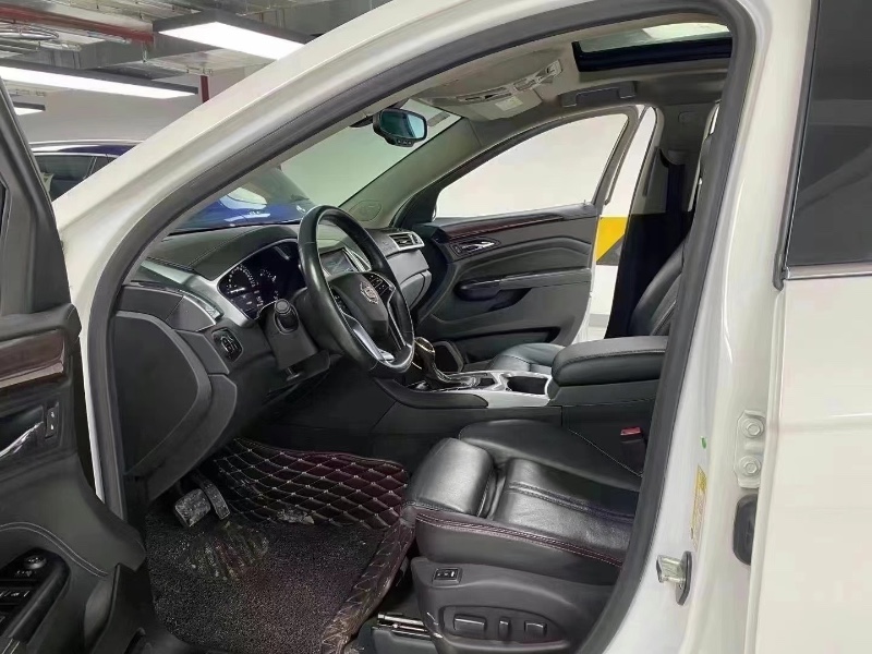 成都16年凯迪拉克SRX8