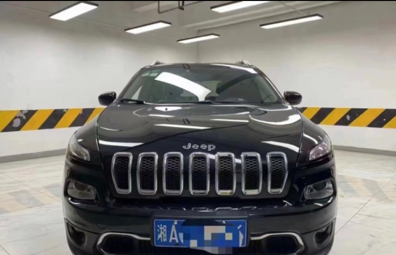 成都15年Jeep自由光1