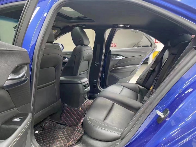 成都20年凯迪拉克CT45