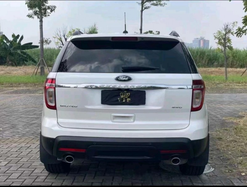 重庆15年福特探险者9