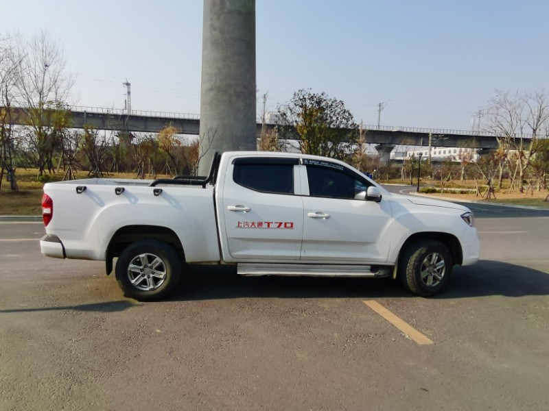 北京21年大通T702