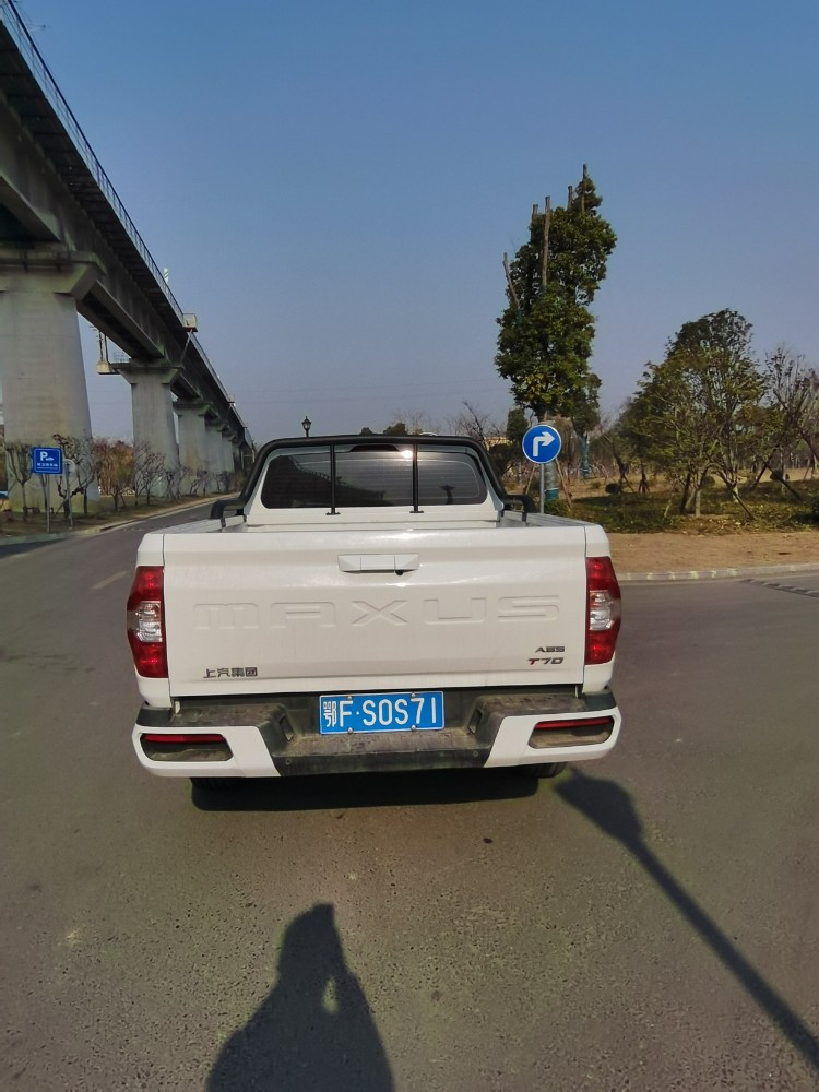 北京21年大通T701