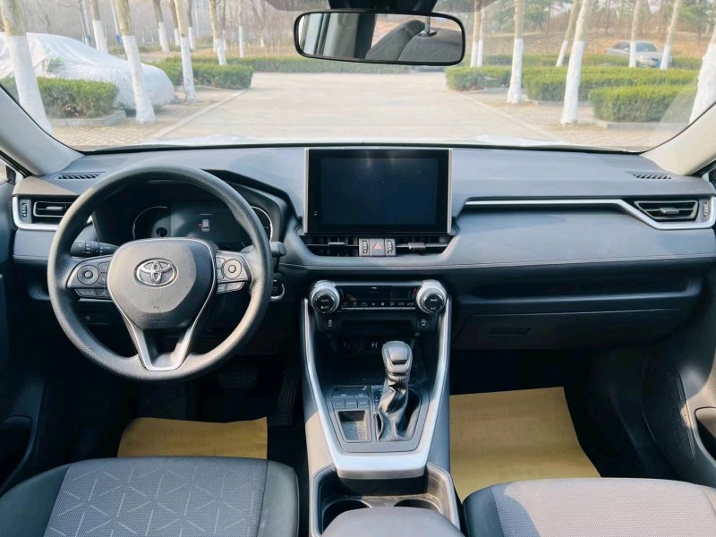 聊城22年丰田RAV4荣放4