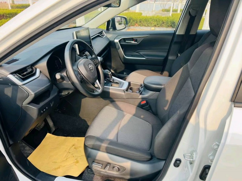 聊城22年丰田RAV4荣放6