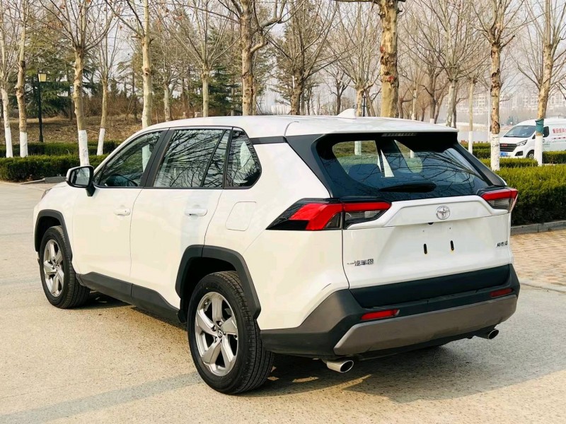 聊城22年丰田RAV4荣放7