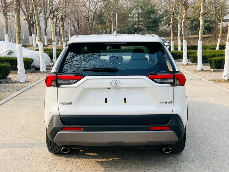 聊城22年丰田RAV4荣放9