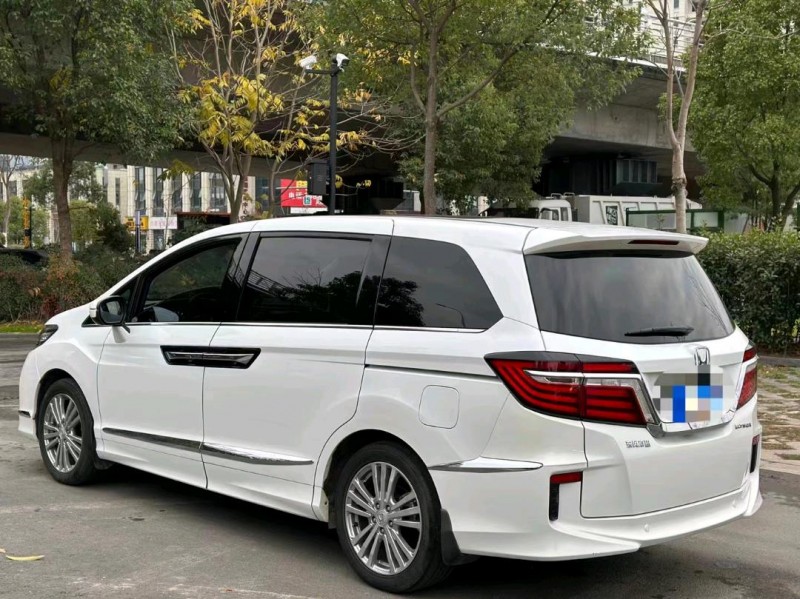 嘉兴18年本田艾力绅5