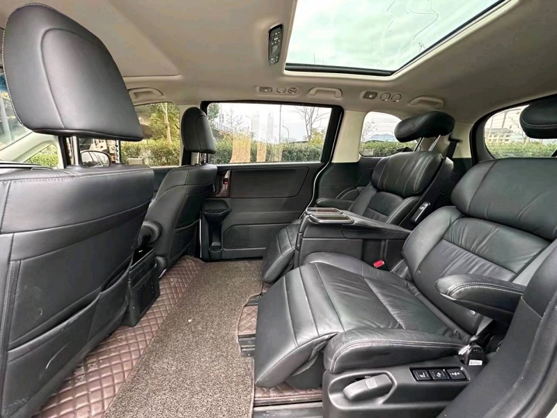 嘉兴18年本田艾力绅9