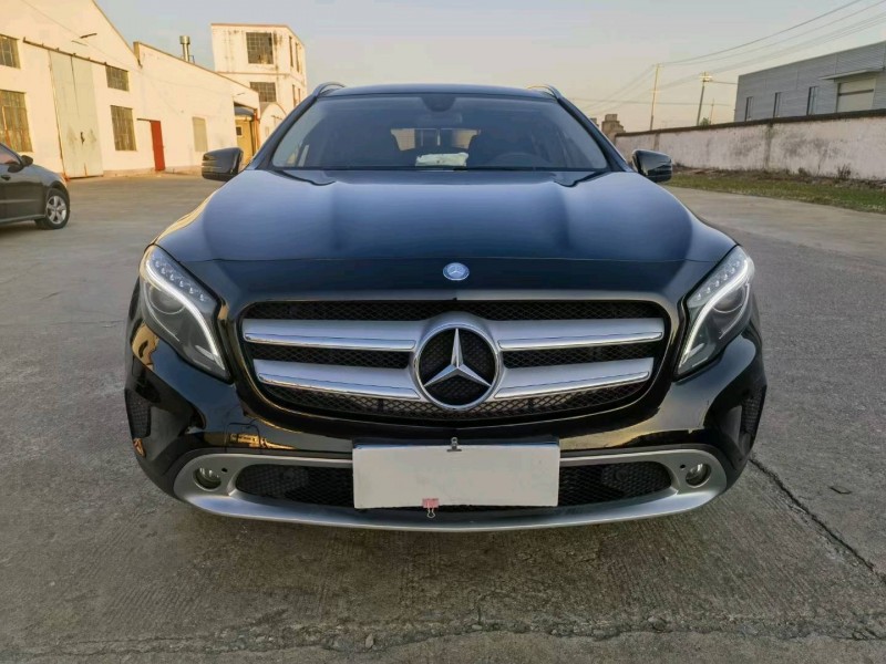 徐州17年奔驰GLA1