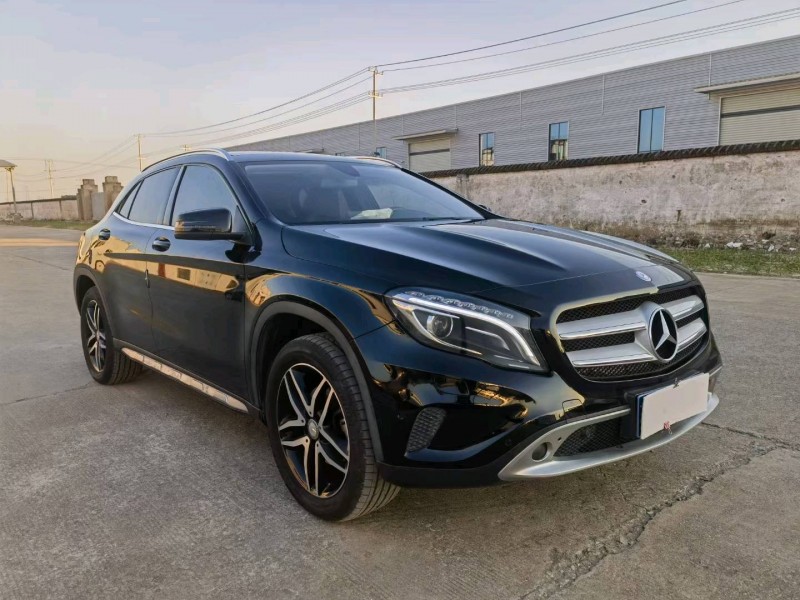 徐州17年奔驰GLA3