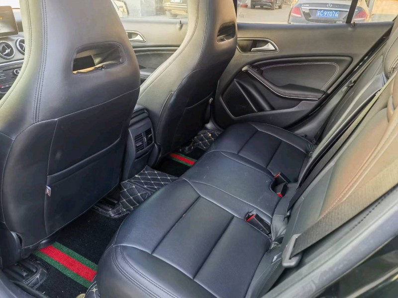 徐州17年奔驰GLA6