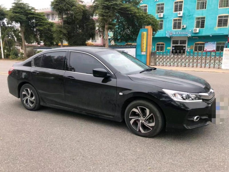 珠海17年本田雅阁2