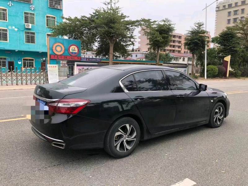 珠海17年本田雅阁4