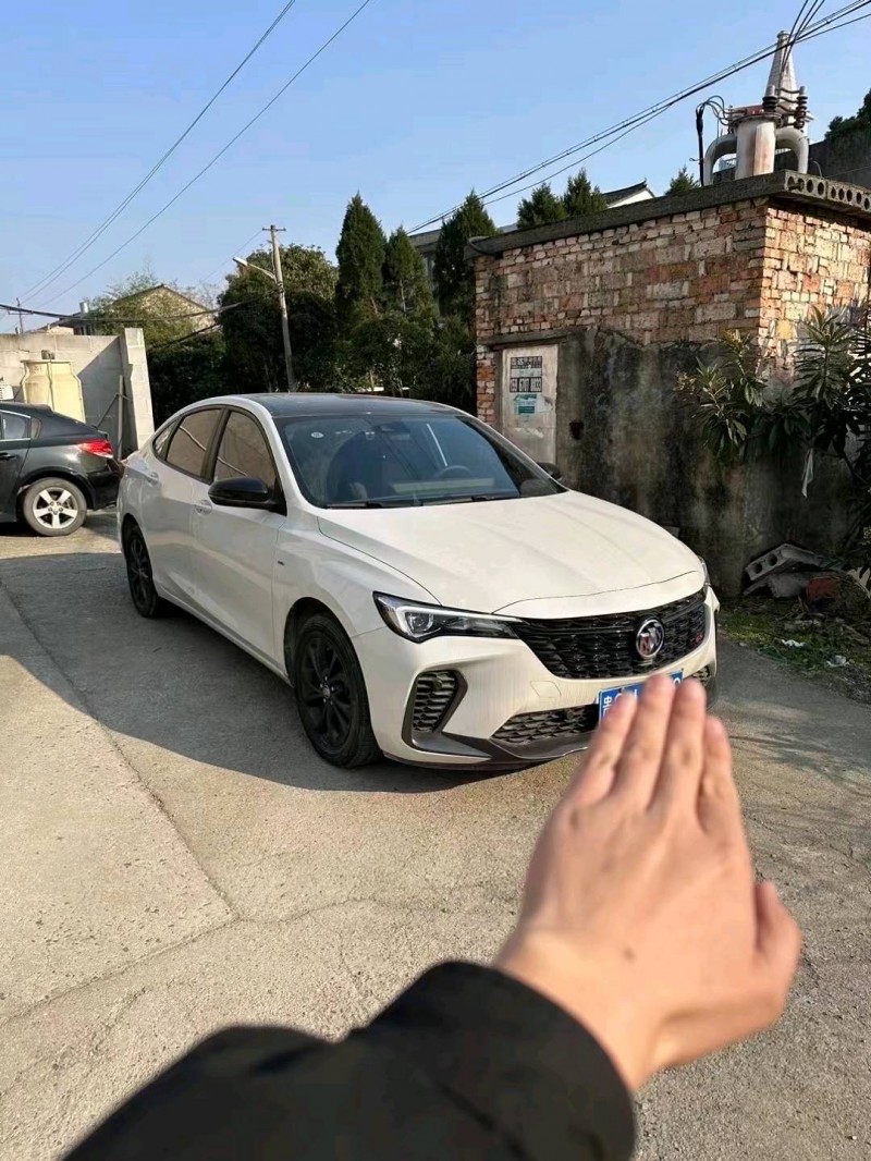嘉兴22年别克威朗4