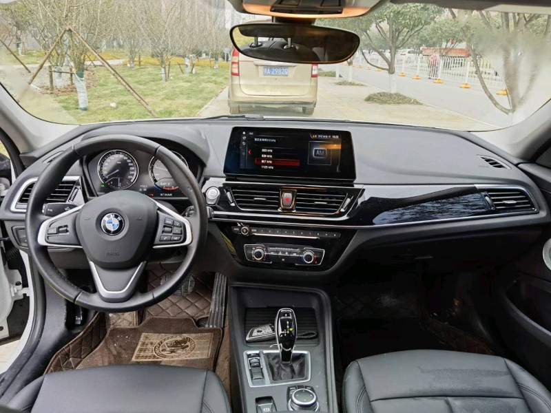 宜昌21年宝马1系8