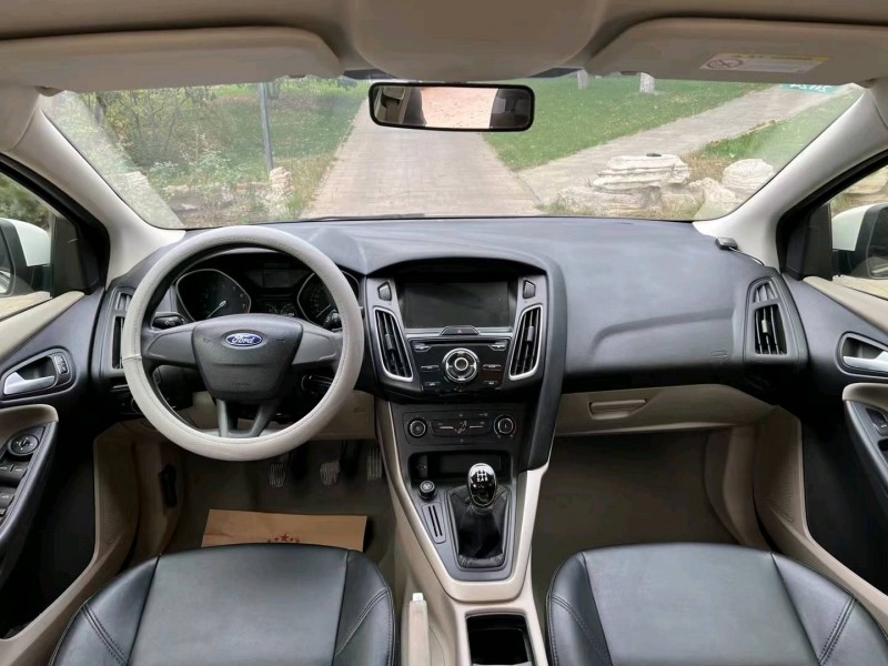 邢台16年福特福克斯7