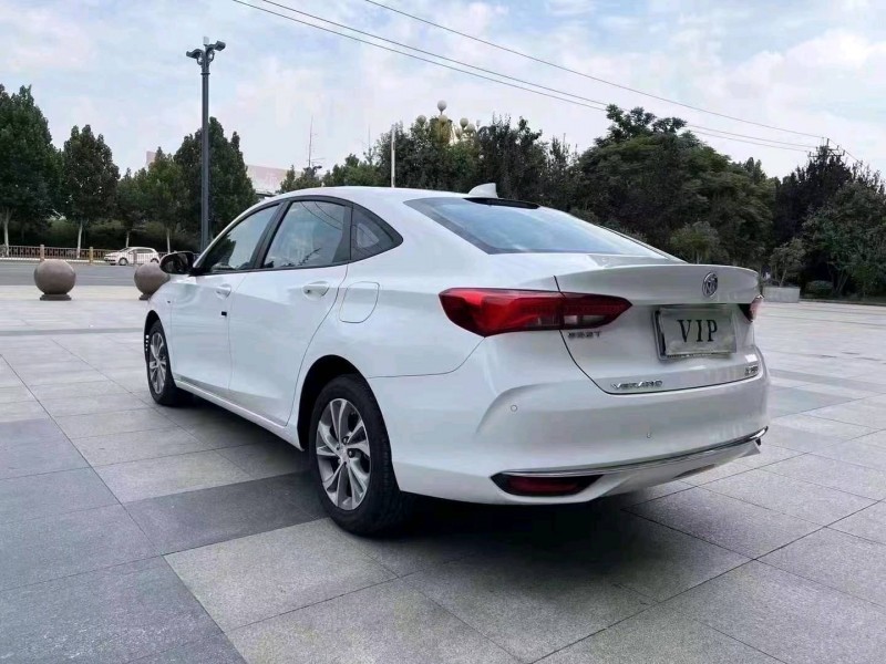 东营22年别克威朗7