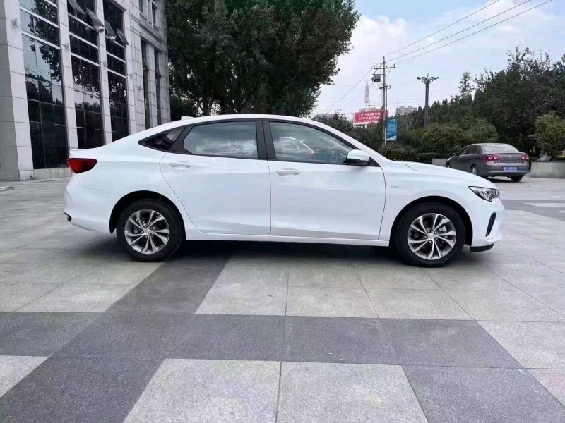 东营22年别克威朗2