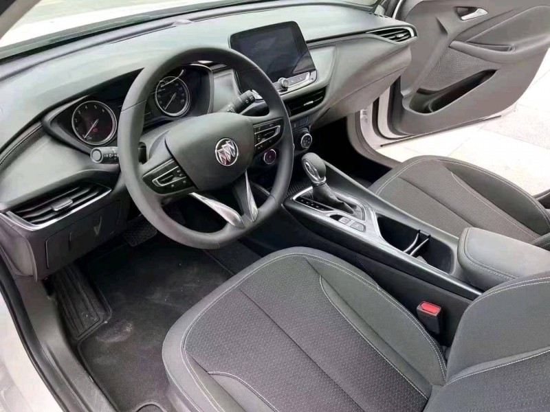 东营22年别克威朗1