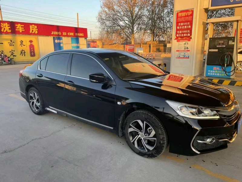 保定17年本田雅阁2