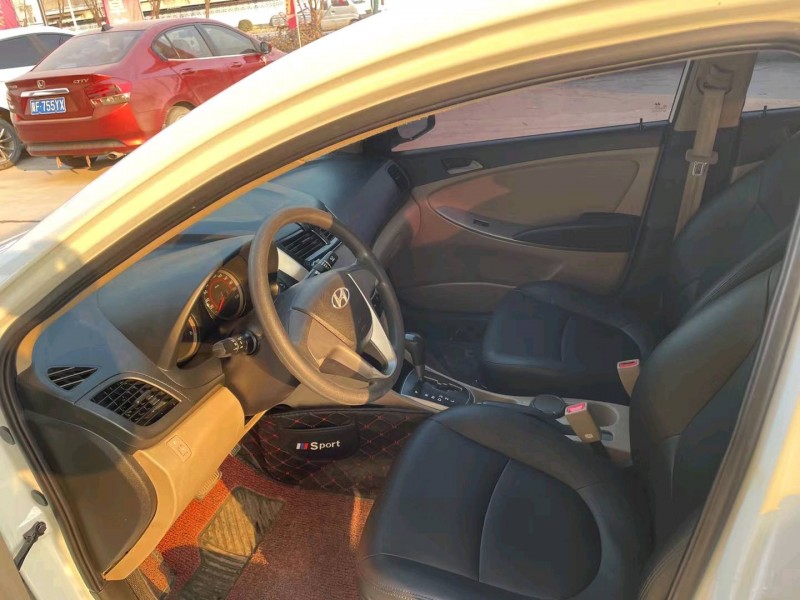 保定14年现代瑞纳6